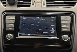 Punainen Skoda Octavia 2017 kuva 21.