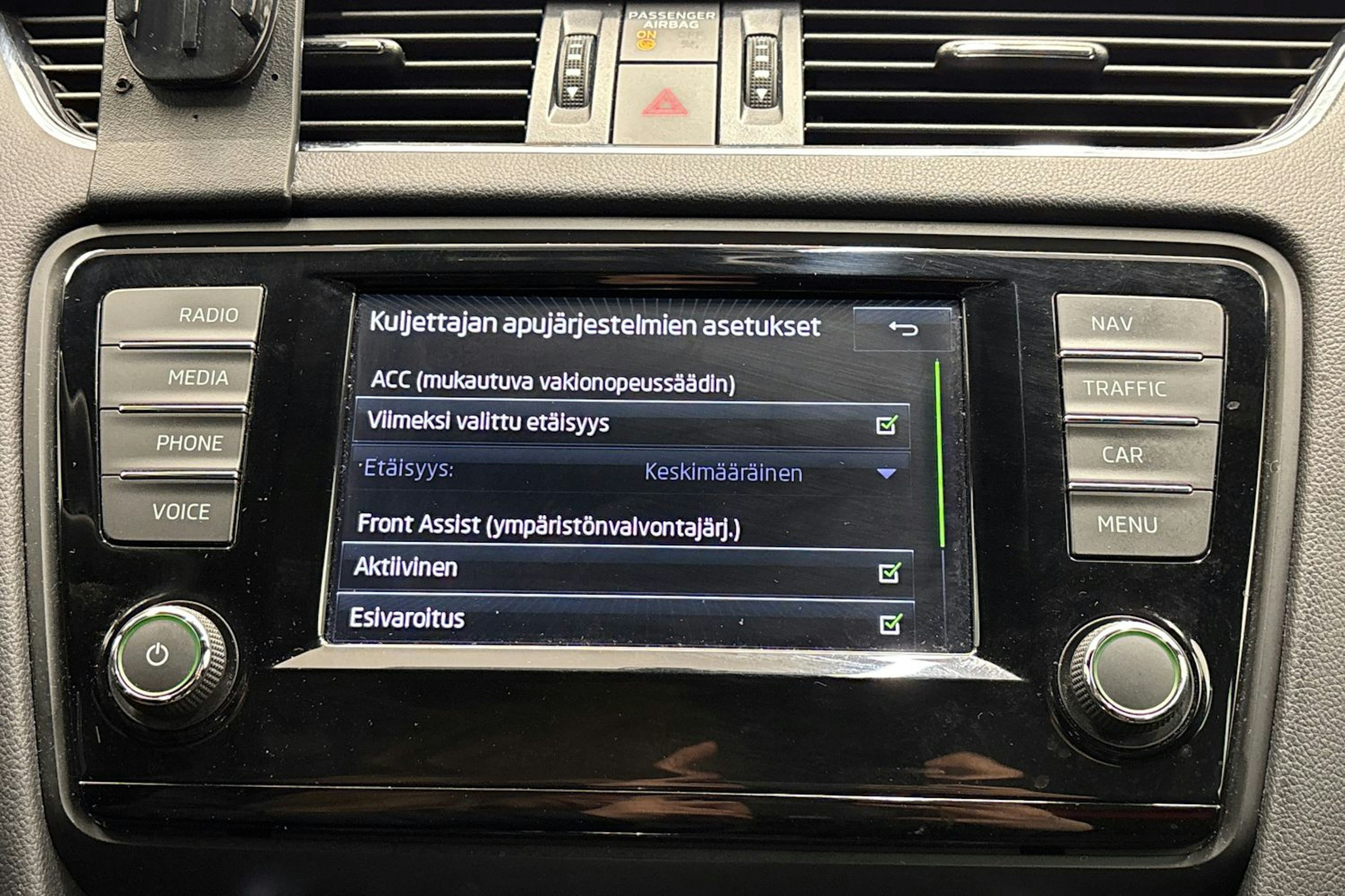 Punainen Skoda Octavia 2017 kuva 22.