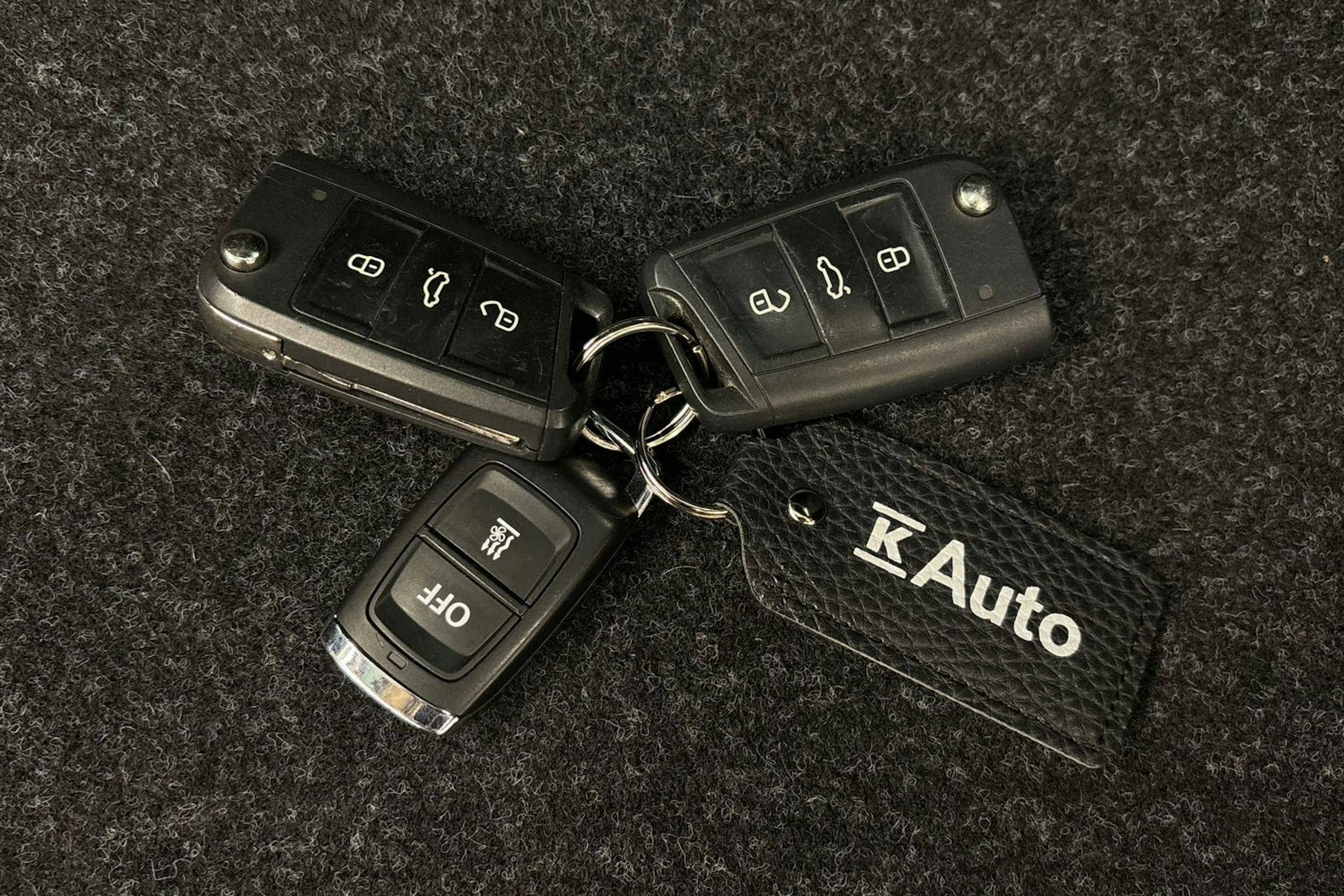 Punainen Skoda Octavia 2017 kuva 28.