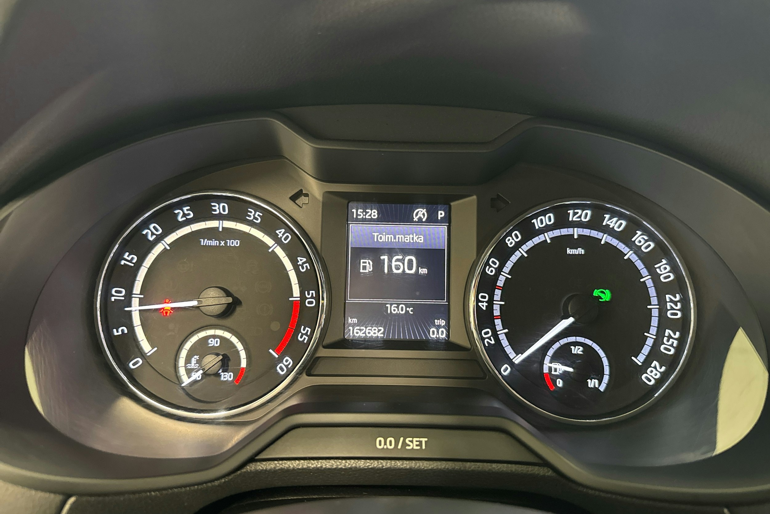 vihreä Skoda Octavia 2017 kuva 12.