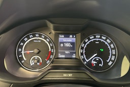 vihreä Skoda Octavia 2017 kuva 12.