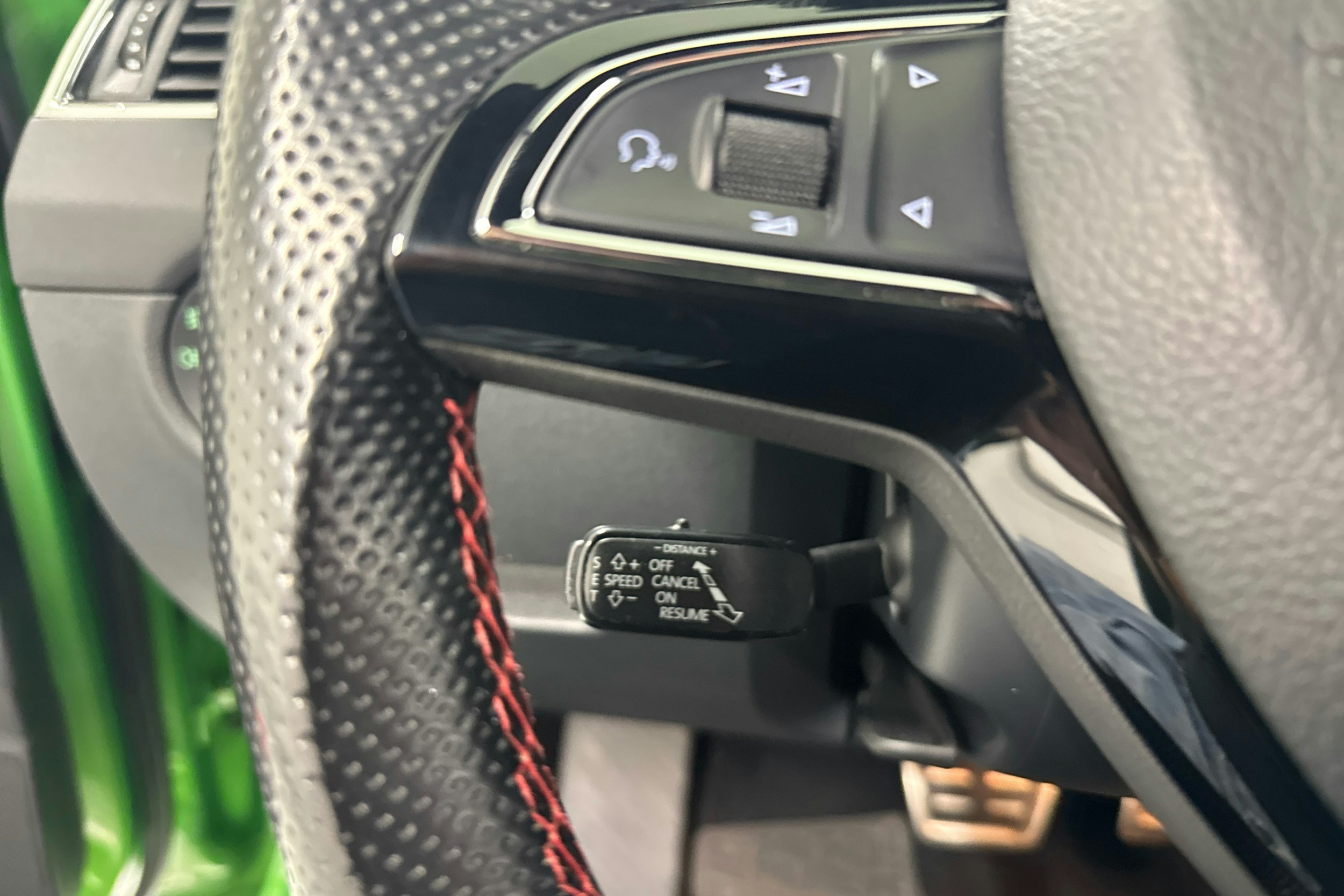 vihreä Skoda Octavia 2017 kuva 13.