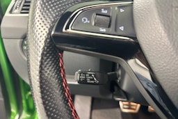 vihreä Skoda Octavia 2017 kuva 13.