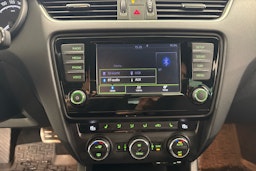 vihreä Skoda Octavia 2017 kuva 15.