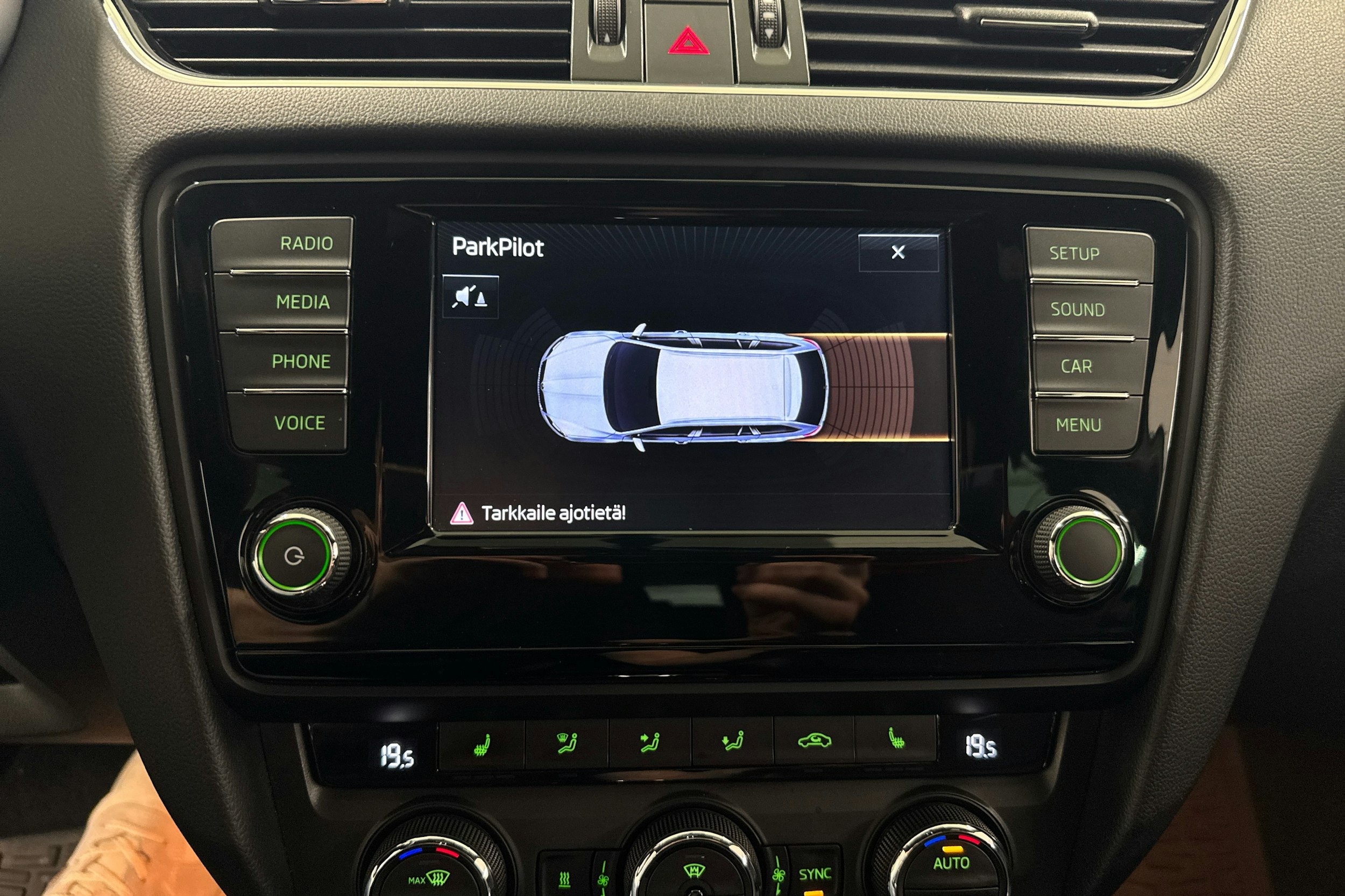vihreä Skoda Octavia 2017 kuva 19.