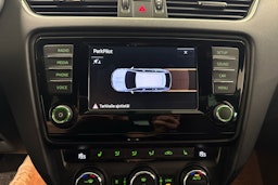 vihreä Skoda Octavia 2017 kuva 19.
