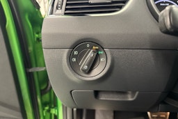vihreä Skoda Octavia 2017 kuva 22.