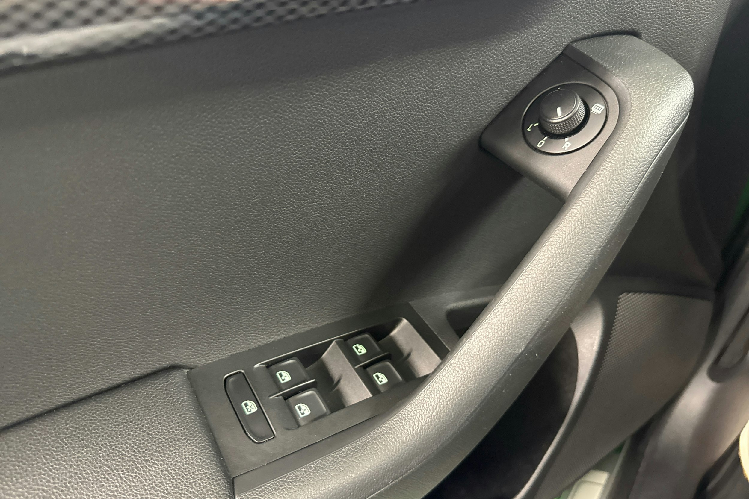 vihreä Skoda Octavia 2017 kuva 23.