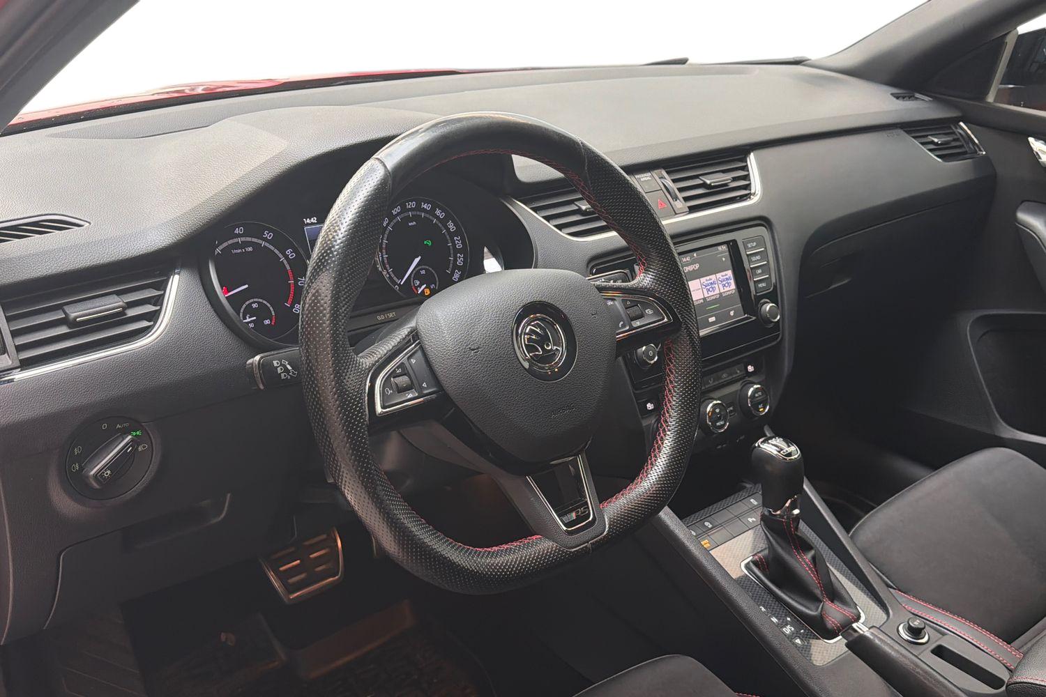 Skoda Octavia 2,0 TSI RS DSG Autom. 2017, kuva 6/27