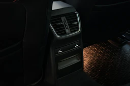 punainen Skoda Octavia 2017 kuva 25.