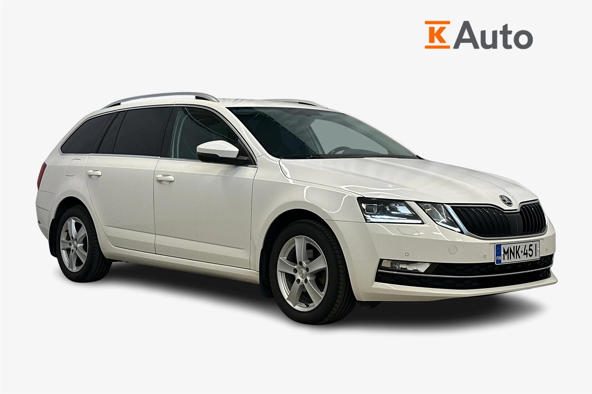 valkoinen Skoda Octavia 2018 kuva 1.