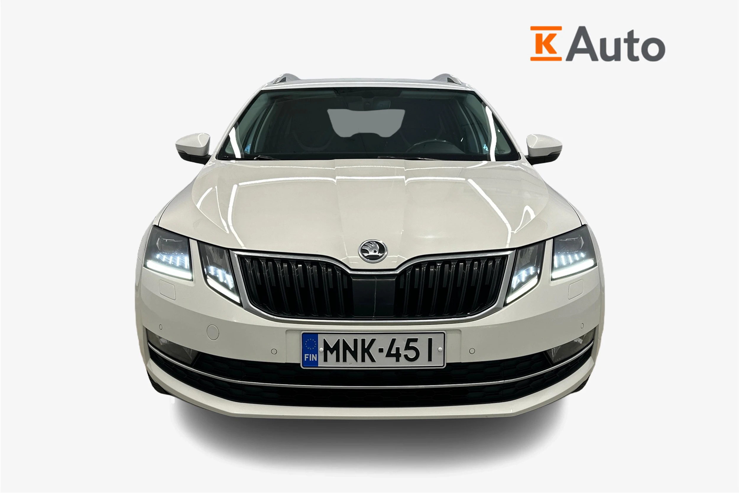 valkoinen Skoda Octavia 2018 kuva 4.