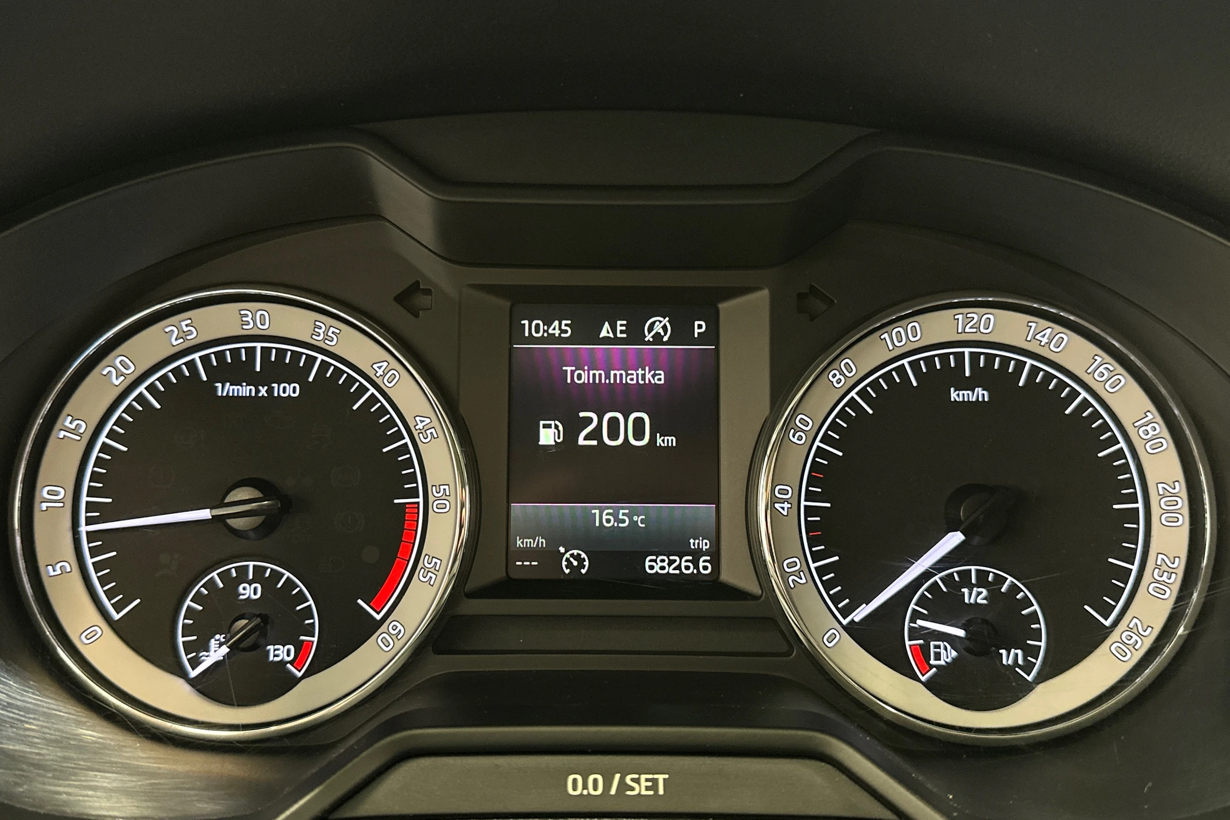 valkoinen Skoda Octavia 2018 kuva 15.