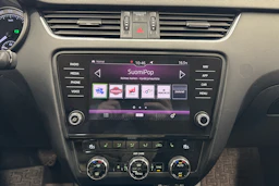 valkoinen Skoda Octavia 2018 kuva 17.