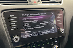 valkoinen Skoda Octavia 2018 kuva 20.
