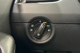 valkoinen Skoda Octavia 2018 kuva 24.