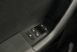 valkoinen Skoda Octavia 2018 kuva 25.