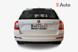 valkoinen Skoda Octavia 2017 kuva 3.