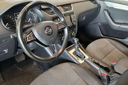 valkoinen Skoda Octavia 2017 kuva 6.