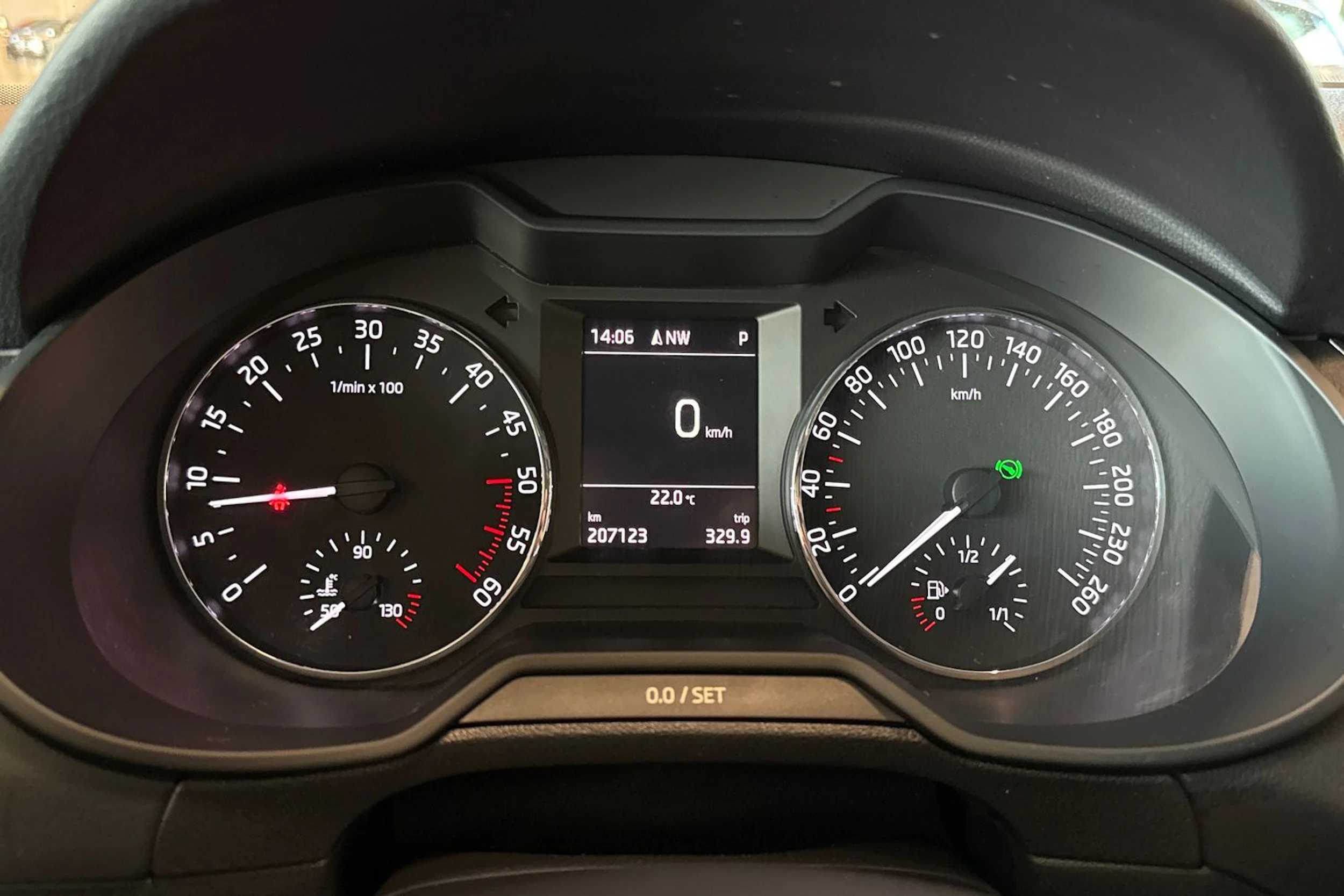 valkoinen Skoda Octavia 2017 kuva 11.