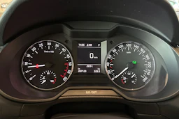 valkoinen Skoda Octavia 2017 kuva 11.
