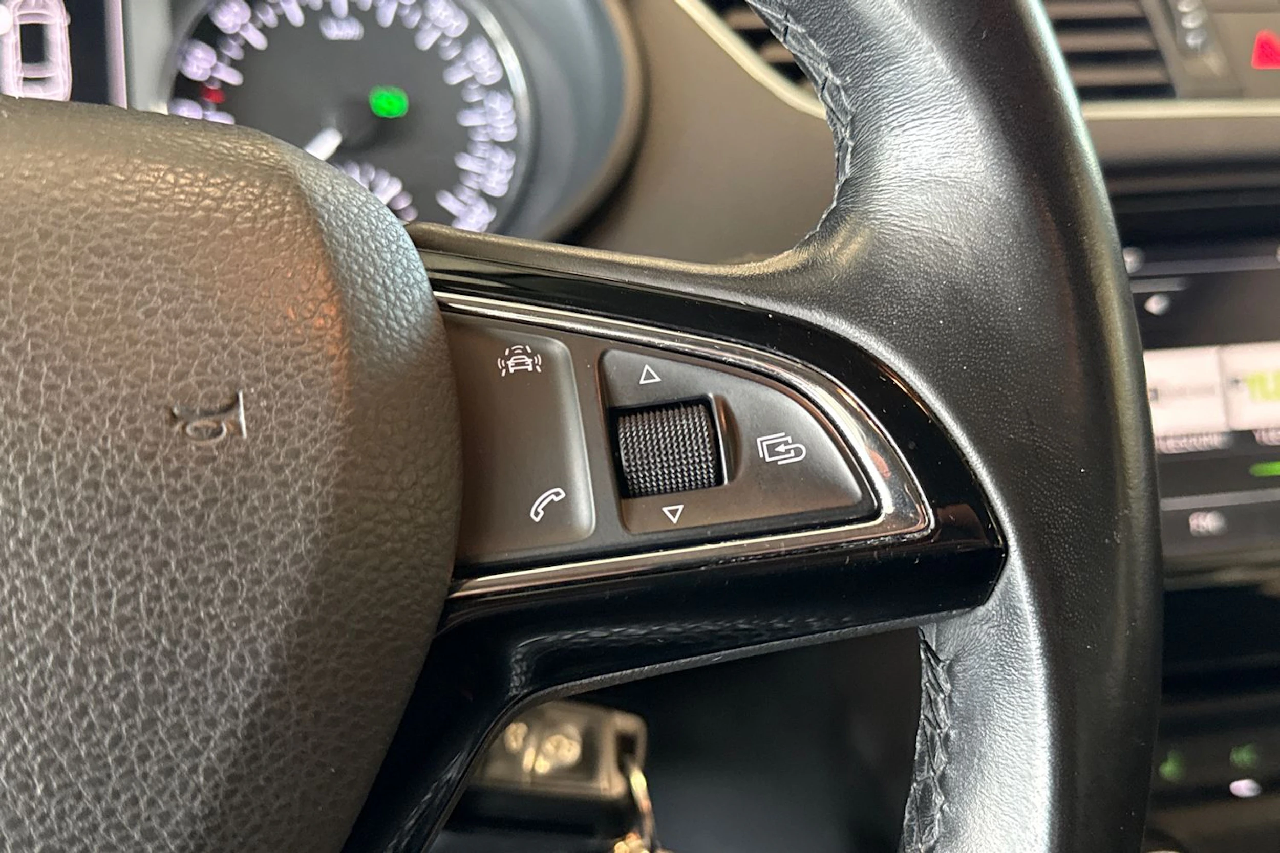 valkoinen Skoda Octavia 2017 kuva 14.