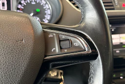 valkoinen Skoda Octavia 2017 kuva 14.