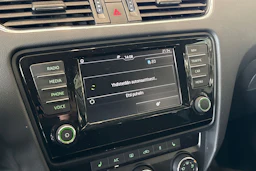 valkoinen Skoda Octavia 2017 kuva 19.