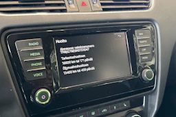 valkoinen Skoda Octavia 2017 kuva 20.
