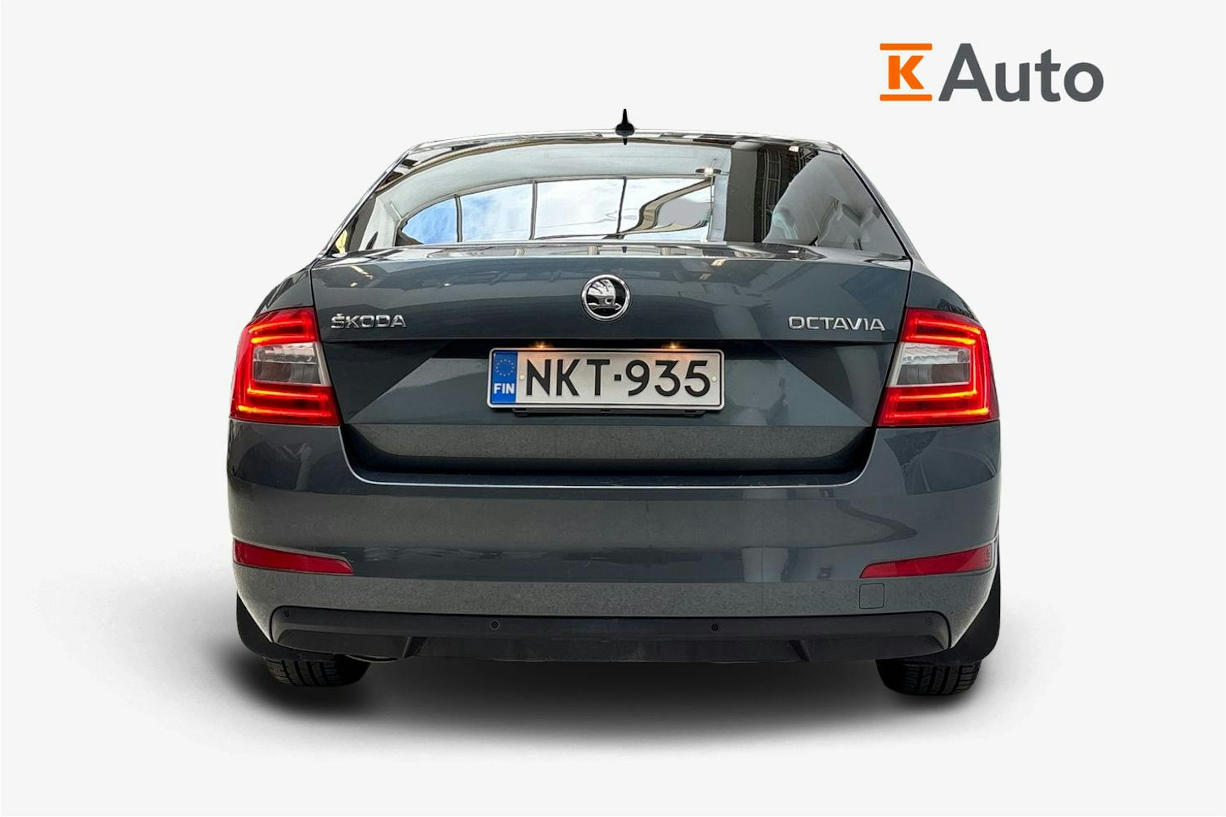harmaa Skoda Octavia 2017 kuva 3.