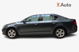 harmaa Skoda Octavia 2017 kuva 6.