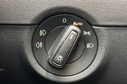 harmaa Skoda Octavia 2017 kuva 17.