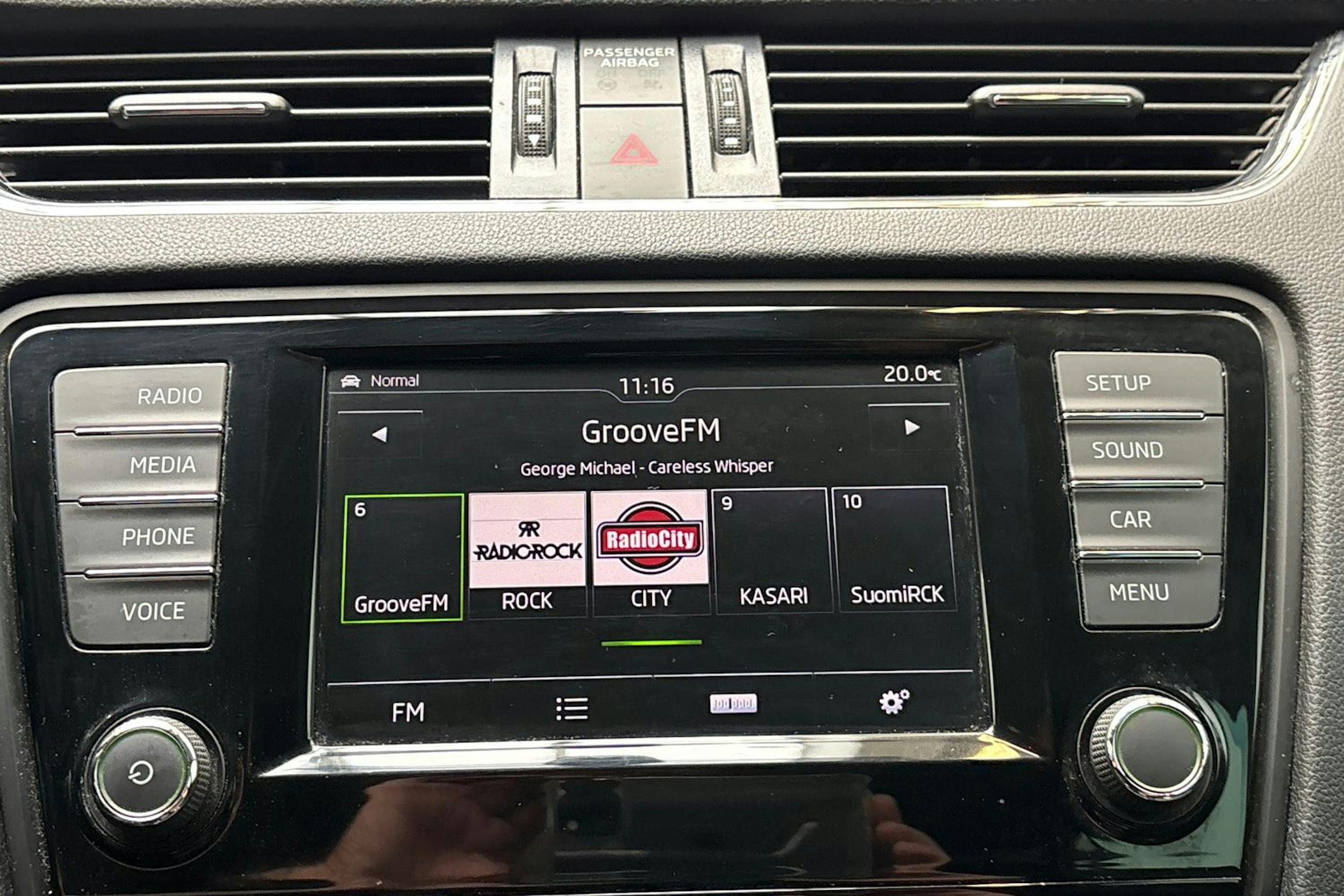 harmaa Skoda Octavia 2017 kuva 20.