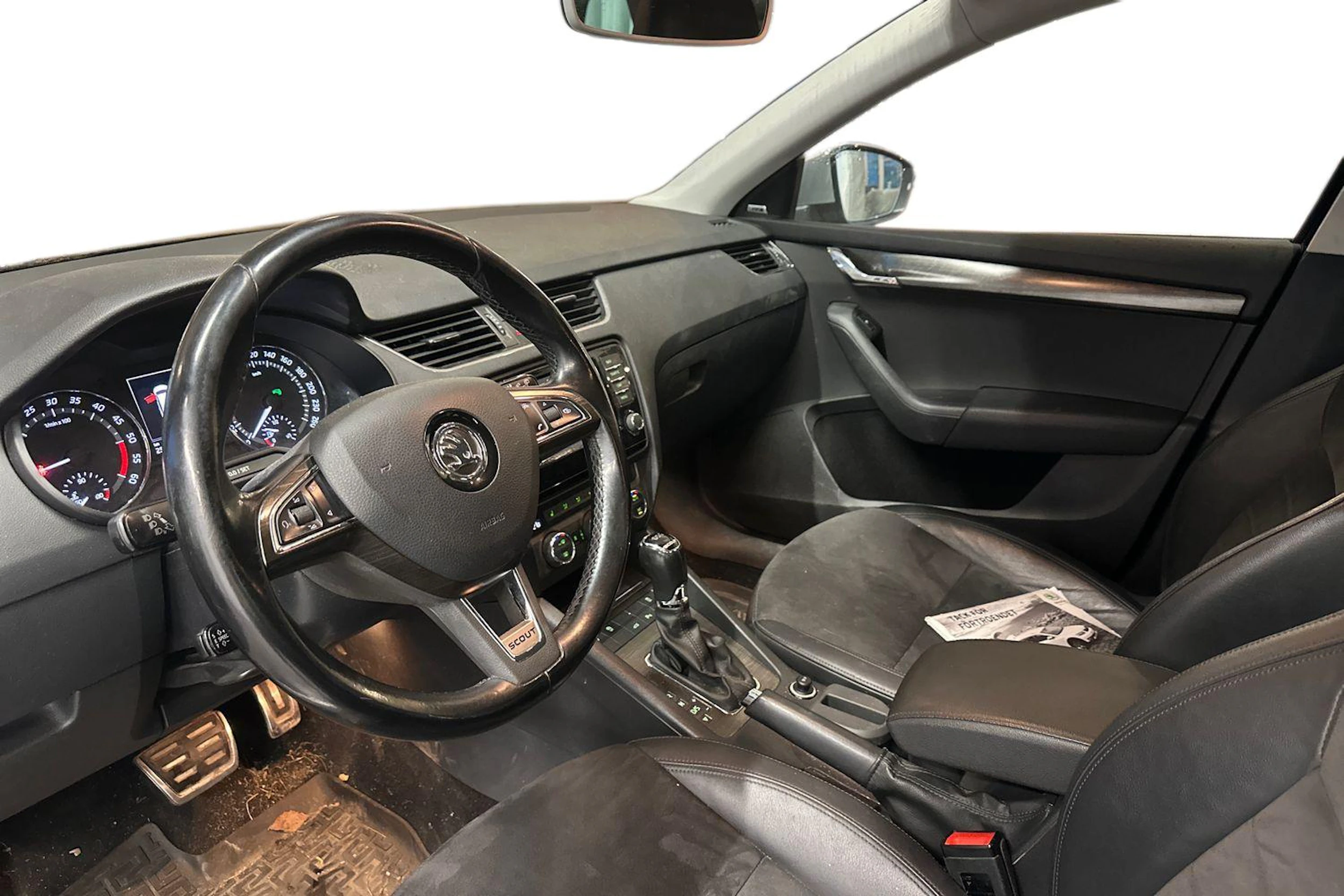 musta Skoda Octavia 2017 kuva 3.