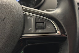 sininen Skoda Octavia 2017 kuva 15.