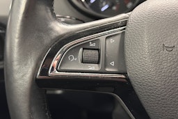 sininen Skoda Octavia 2017 kuva 16.