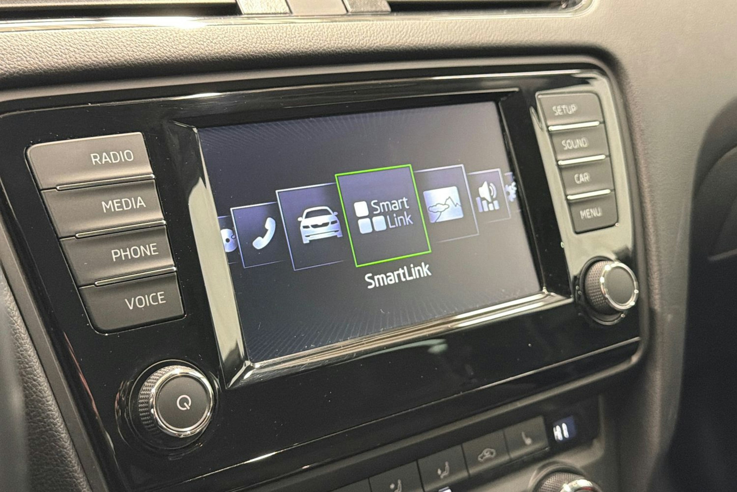 sininen Skoda Octavia 2017 kuva 21.