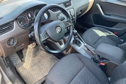 met. ruskea (beige) Skoda Octavia 2017 kuva 3.