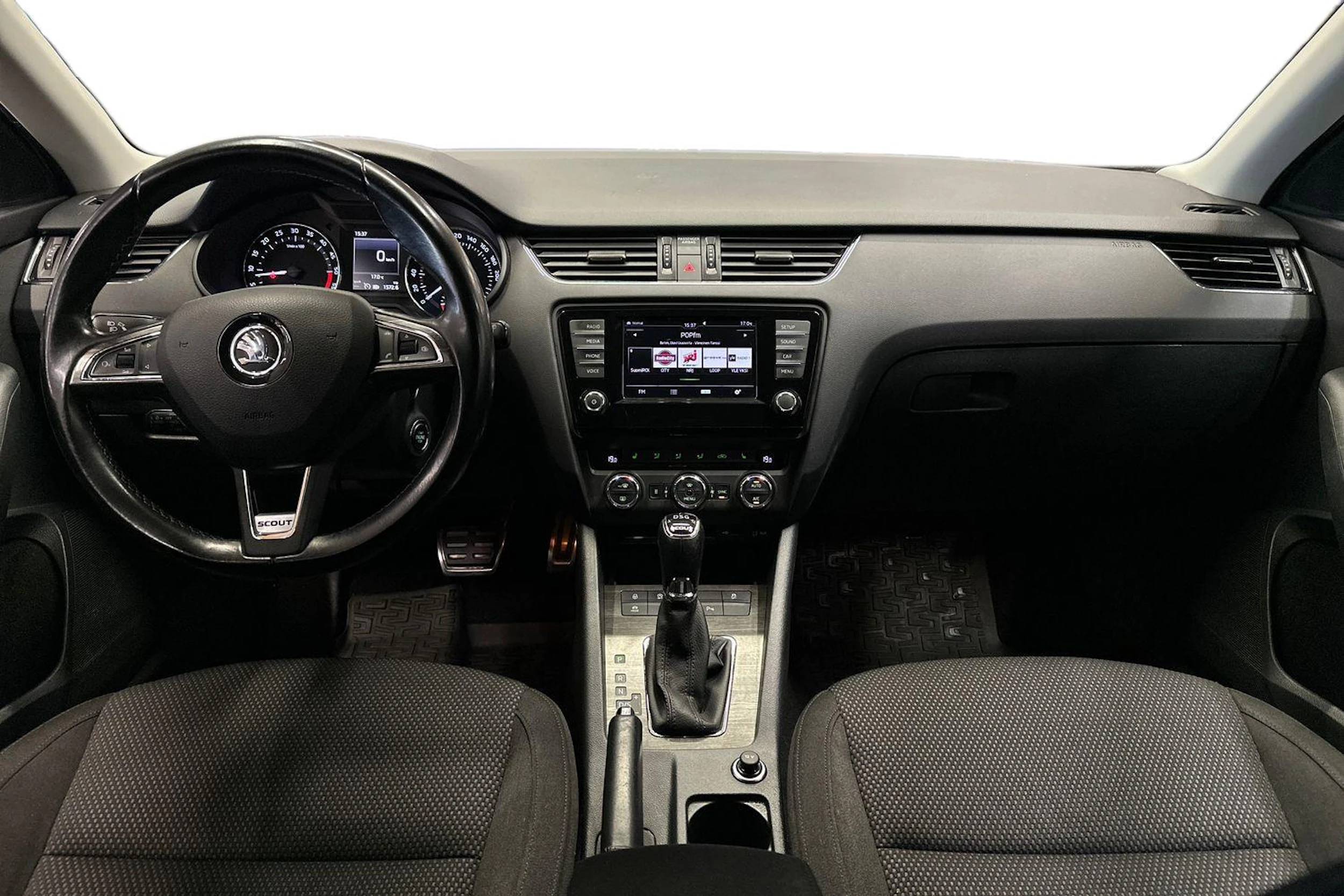 valkoinen Skoda Octavia 2017 kuva 7.