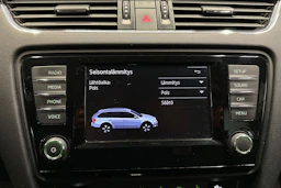 valkoinen Skoda Octavia 2017 kuva 12.