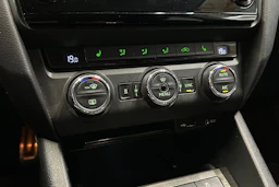 valkoinen Skoda Octavia 2017 kuva 15.