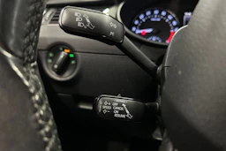 valkoinen Skoda Octavia 2017 kuva 20.