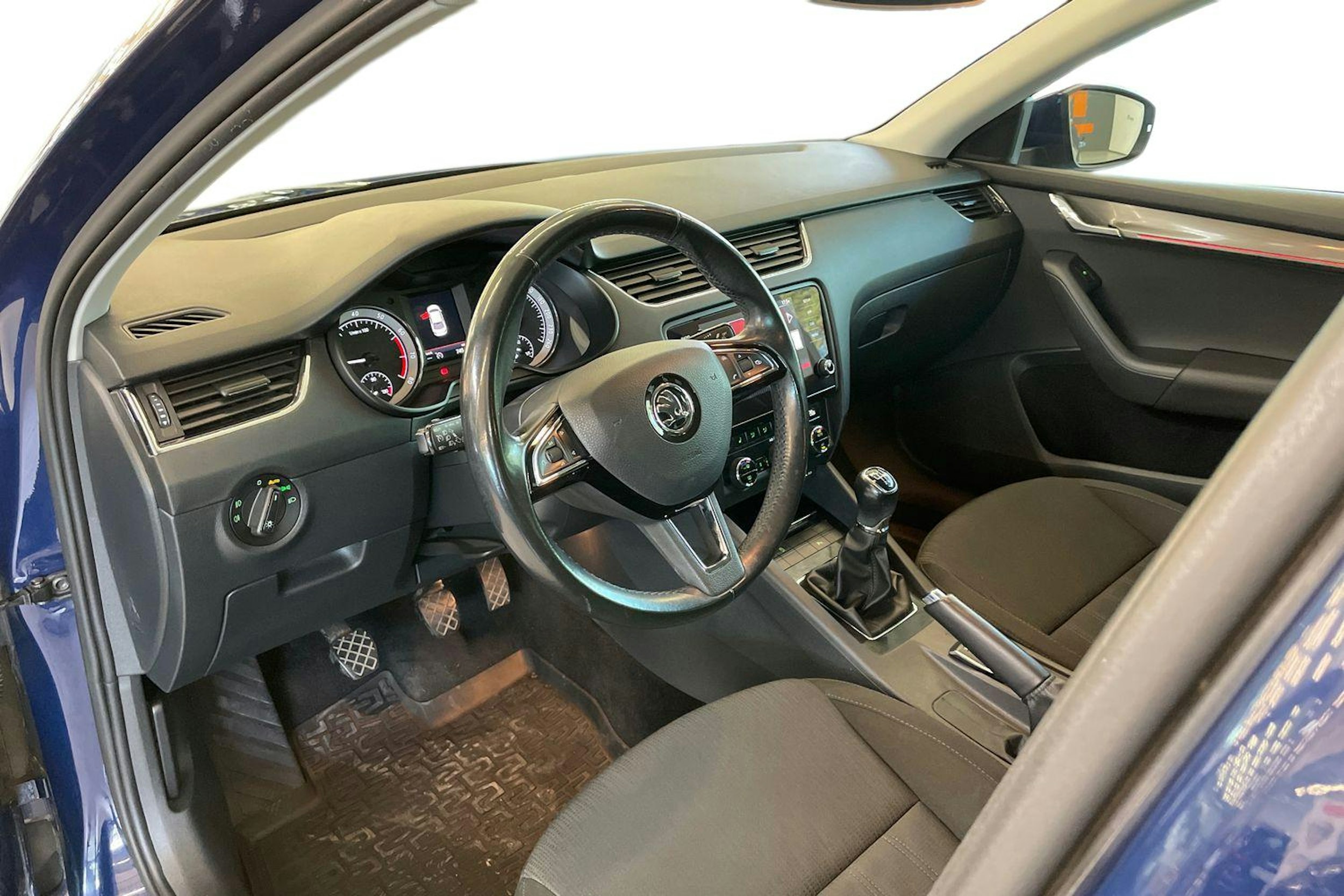 Sininen Skoda OCTAVIA 2017 kuva 6.