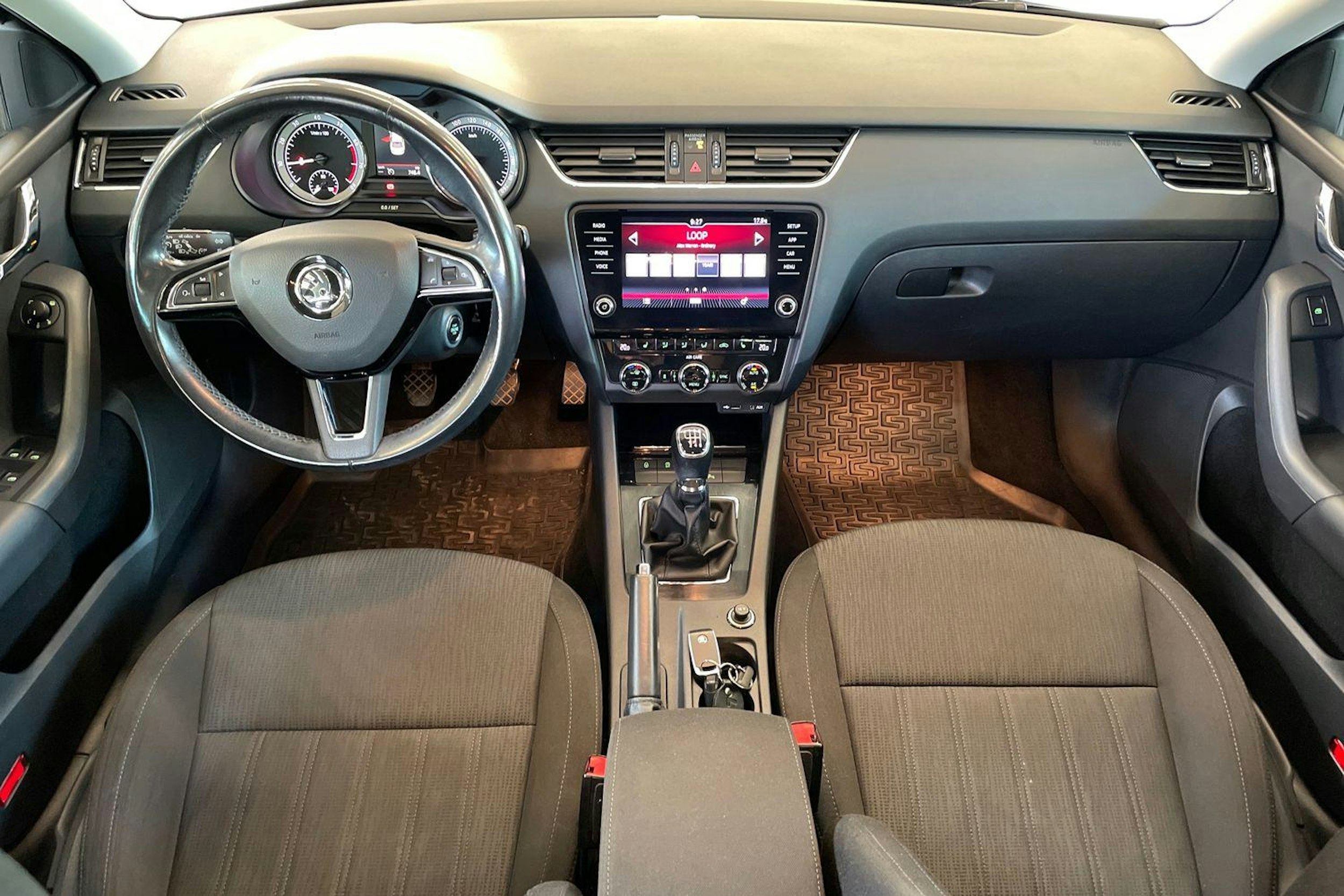 Sininen Skoda OCTAVIA 2017 kuva 7.