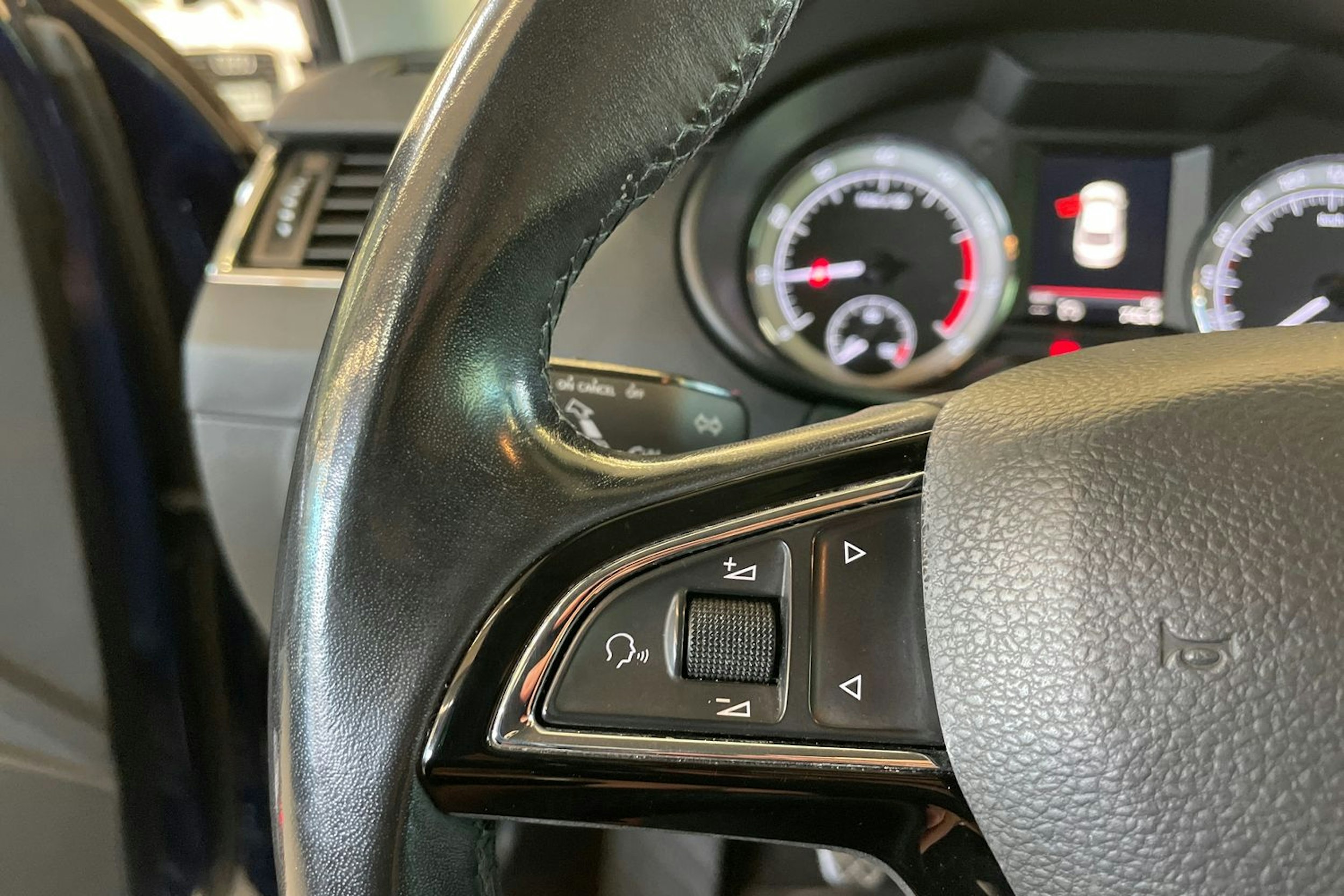 Sininen Skoda OCTAVIA 2017 kuva 11.