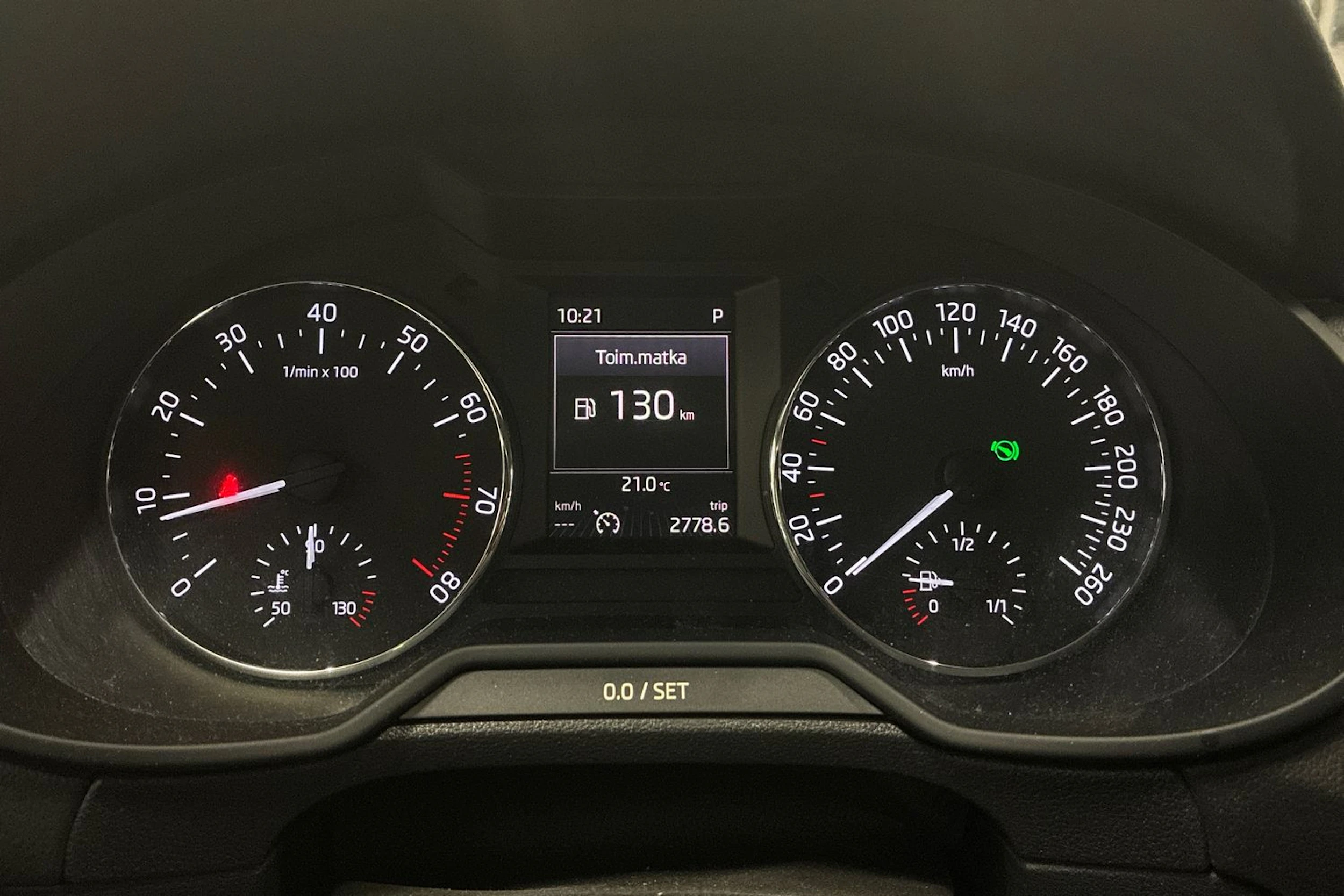 sininen Skoda Octavia 2017 kuva 5.
