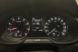 sininen Skoda Octavia 2017 kuva 5.