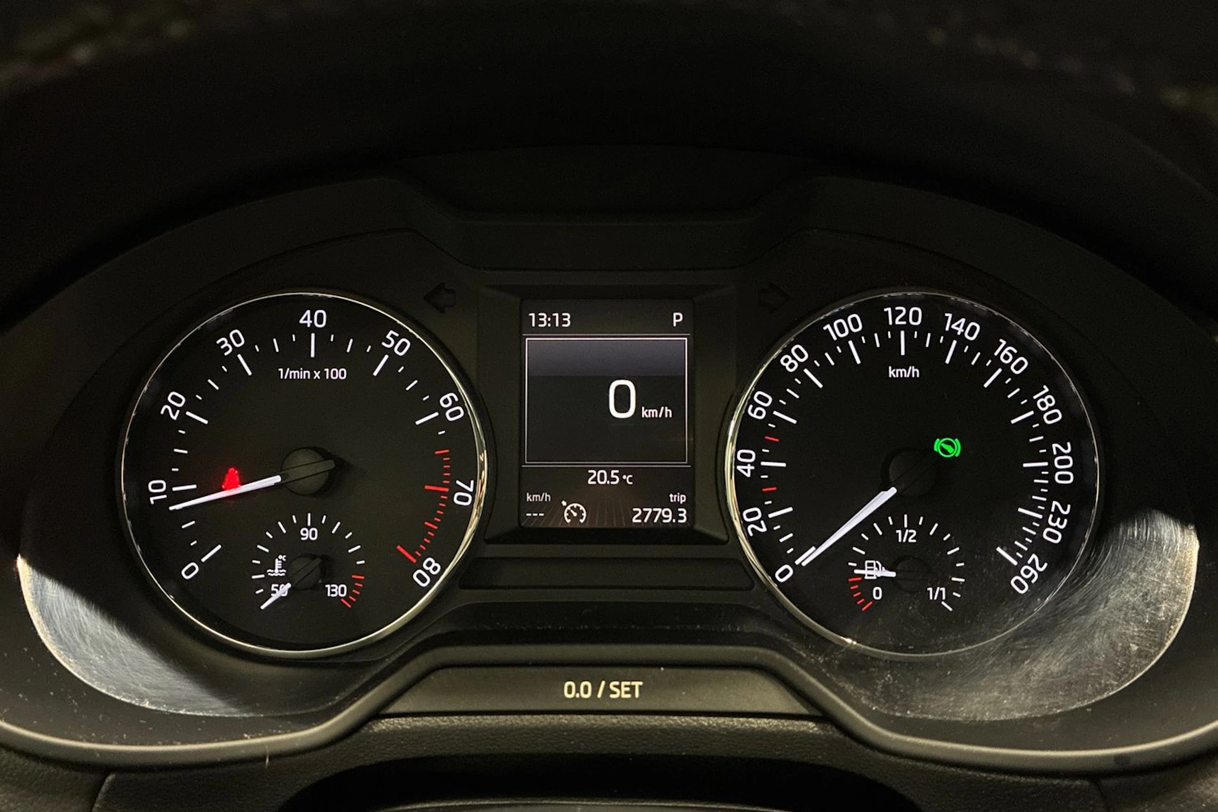 sininen Skoda Octavia 2017 kuva 12.
