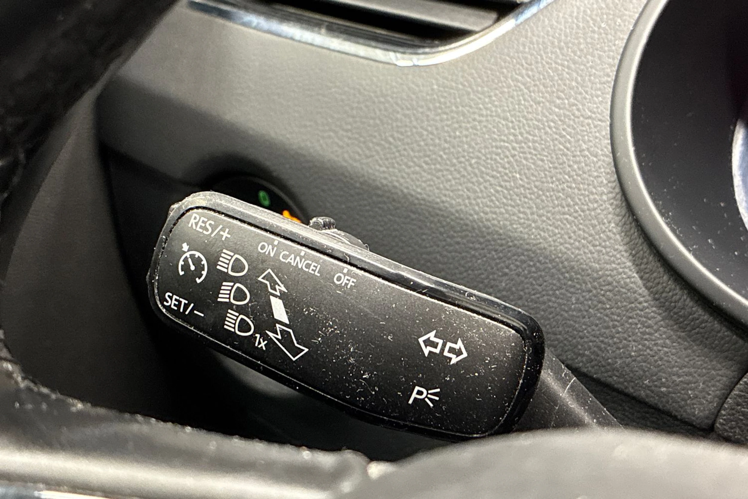 sininen Skoda Octavia 2017 kuva 15.