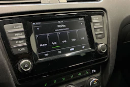sininen Skoda Octavia 2017 kuva 22.